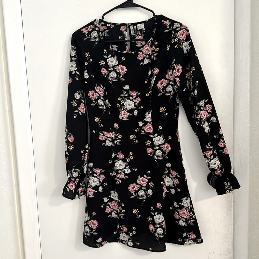 EUC- black floral dress